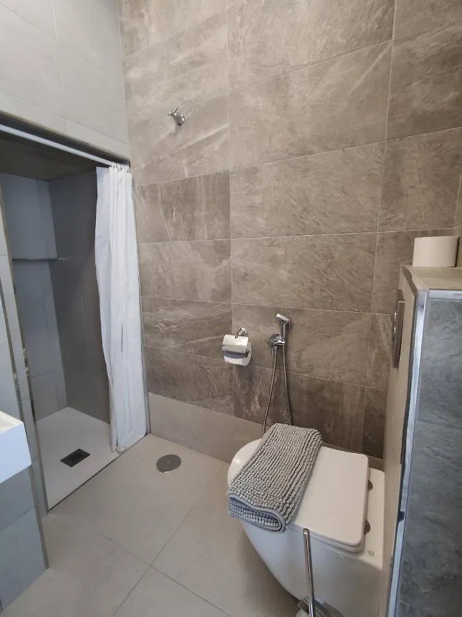 Sunny Private En Suite Room Marbella